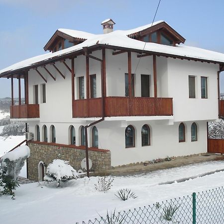 Guest House Diabora อาร์บานาซิ ภายนอก รูปภาพ
