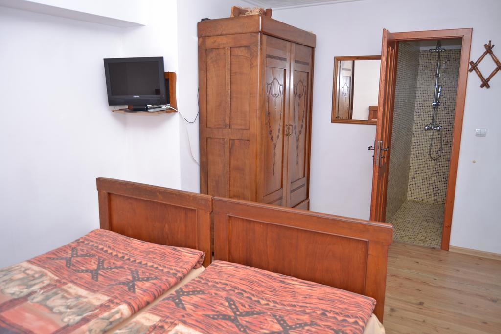 Guest House Diabora อาร์บานาซิ ห้อง รูปภาพ