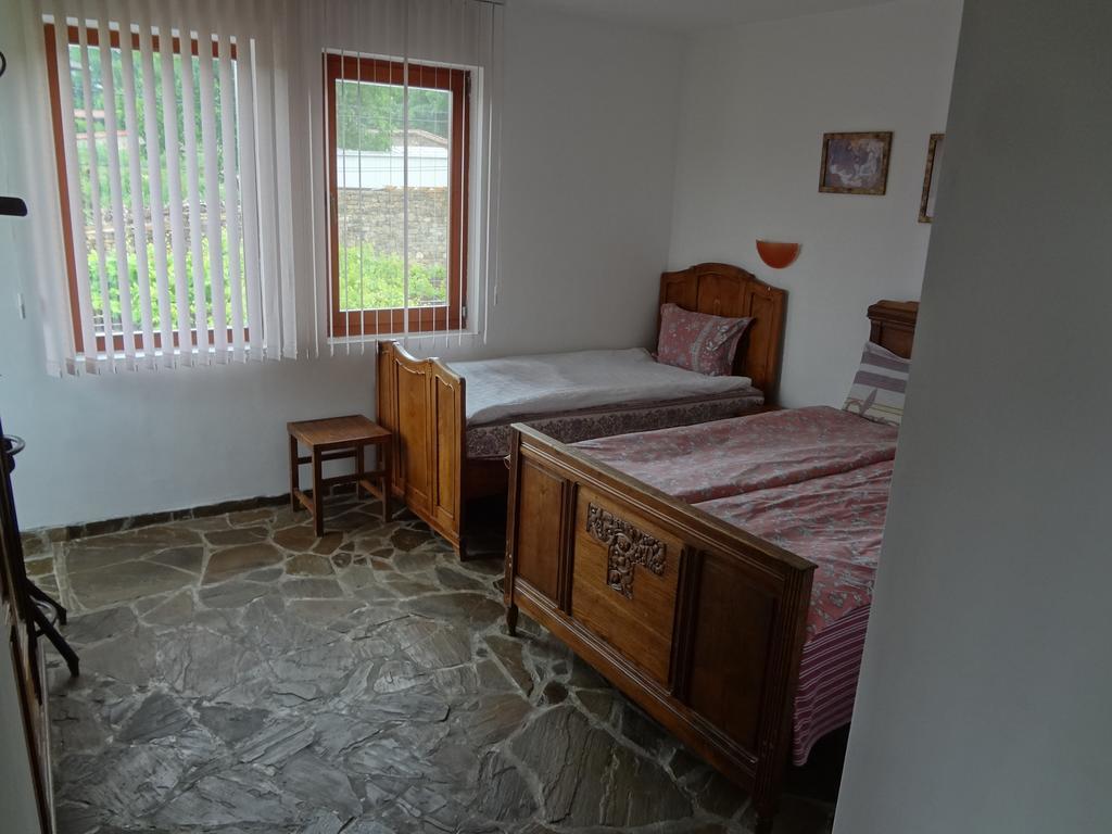 Guest House Diabora อาร์บานาซิ ภายนอก รูปภาพ