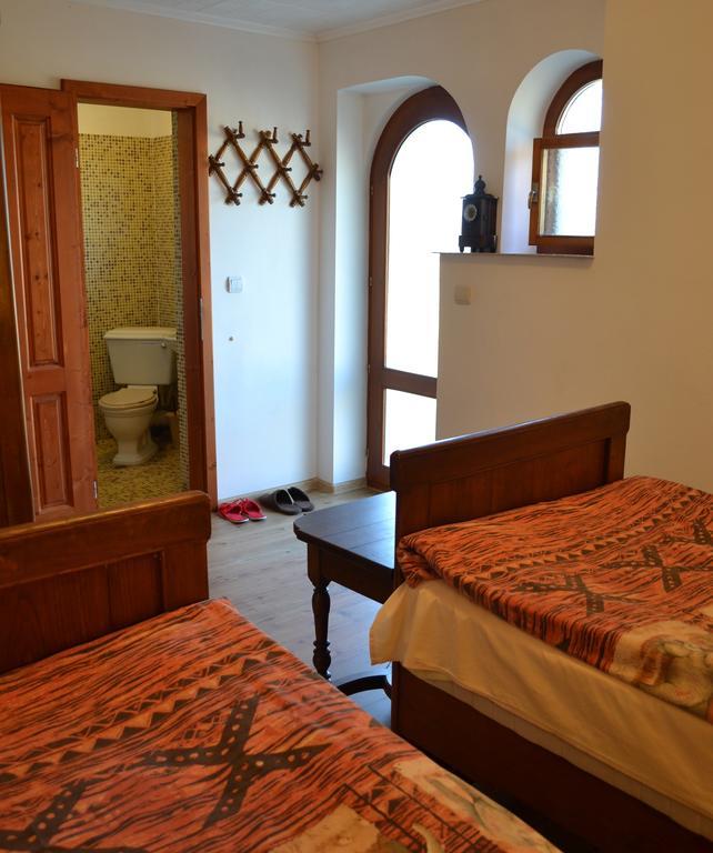 Guest House Diabora อาร์บานาซิ ห้อง รูปภาพ