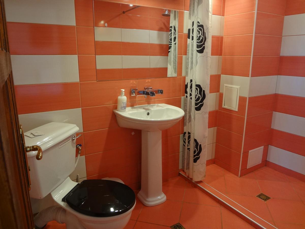 Guest House Diabora อาร์บานาซิ ภายนอก รูปภาพ