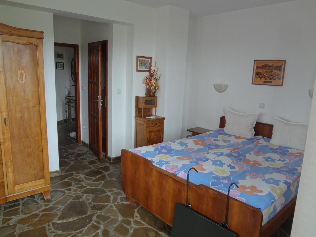 Guest House Diabora อาร์บานาซิ ภายนอก รูปภาพ